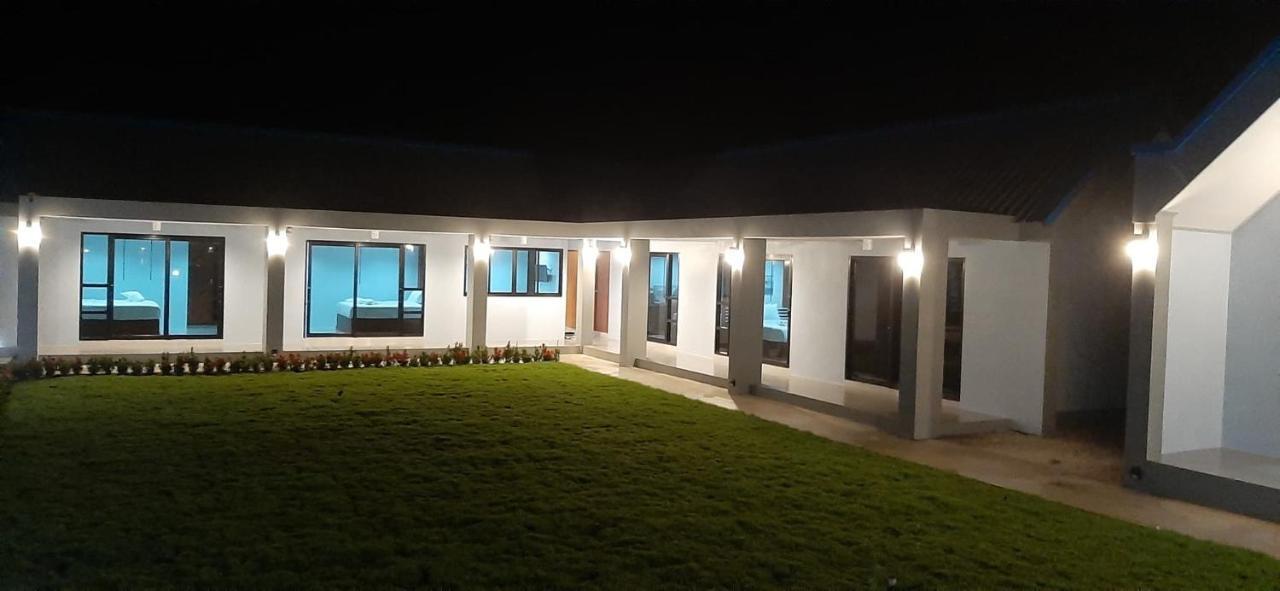Cc Beach Resort Ban Na Dan  Esterno foto